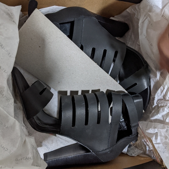 Le chateau high heels - Picture 2 of 5